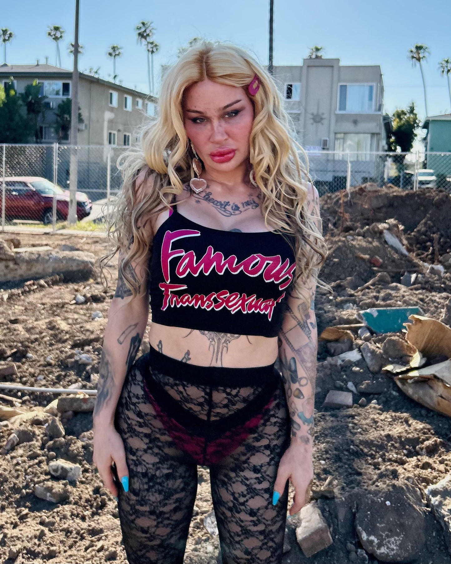 FAMOUS TS IN BLACK